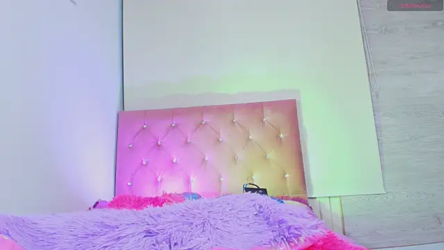 Sary_LittleSmiles webcam