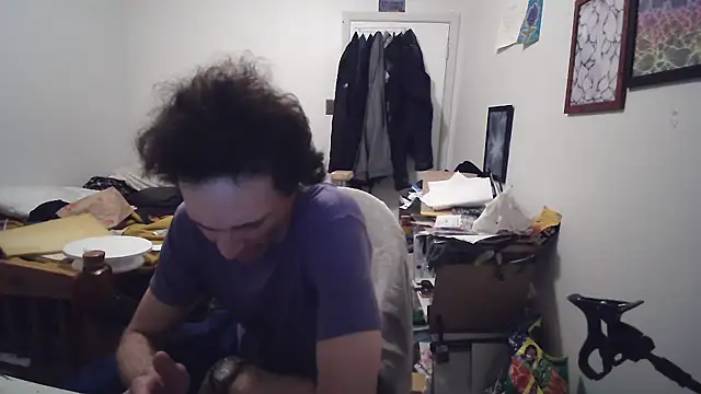 JohnnyMoves webcam
