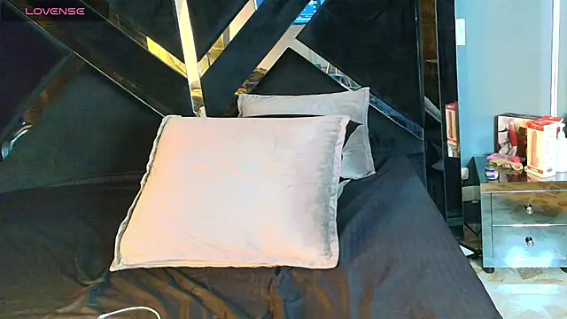 Adara_Ferrara webcam
