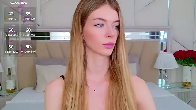 MeganMour webcam