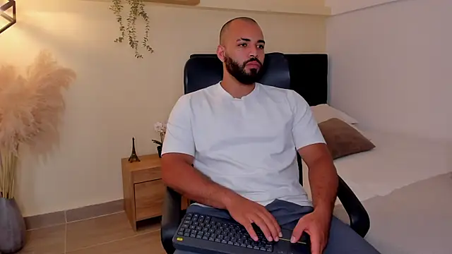chris_varden - Chris_Varden's free webcam - UK Sex Cams