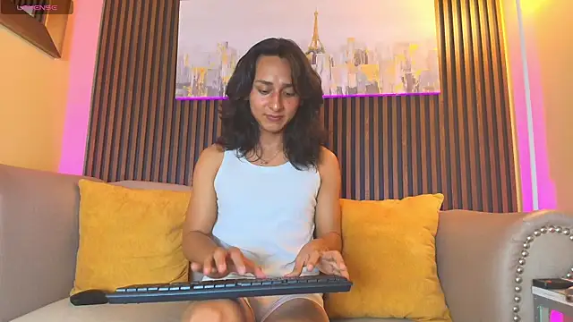 Elisasue webcam