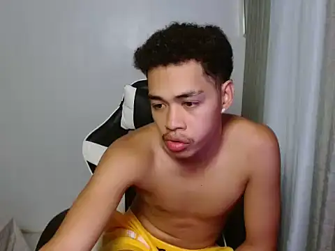curlyasian_njxx webcam