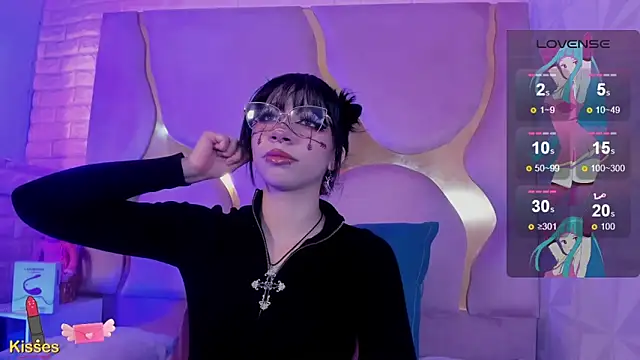 NaniiSisy webcam