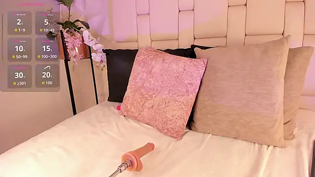 Nyxee_ webcam