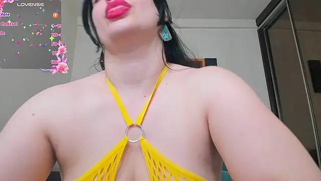 GoldenLunaa webcam