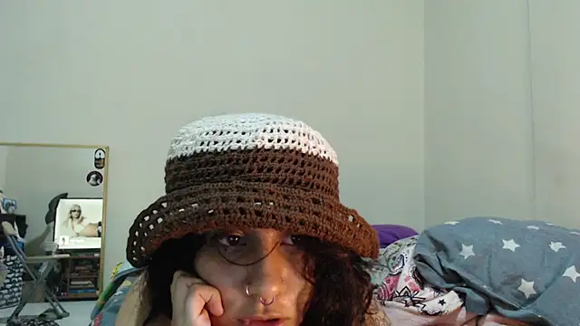 AlinaWoolf_ webcam
