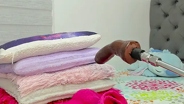 Elizabeth_18_ webcam