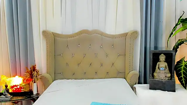 MochaliciousTransOnTop webcam