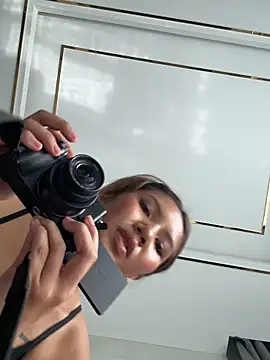 Alittleasiangirl webcam