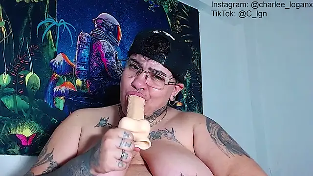 Techno_420_ webcam