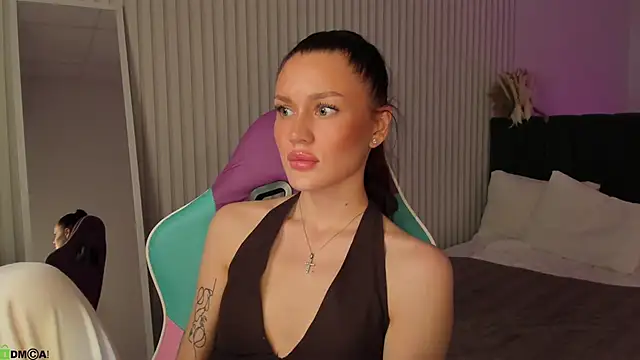 Aria_Mila webcam