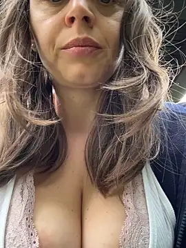 ladywithbigass