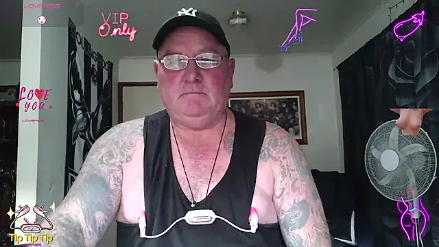 KINKYBLUEYES69 webcam