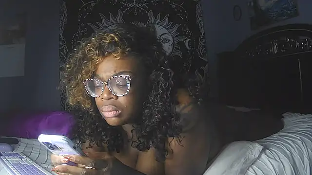 UriUniverse69 webcam