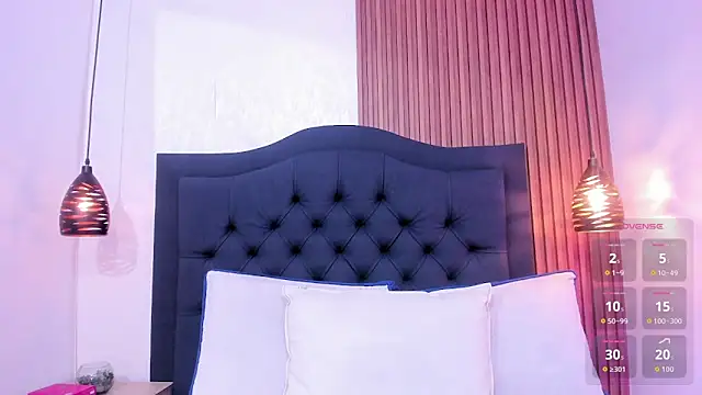 Maya_curvy webcam
