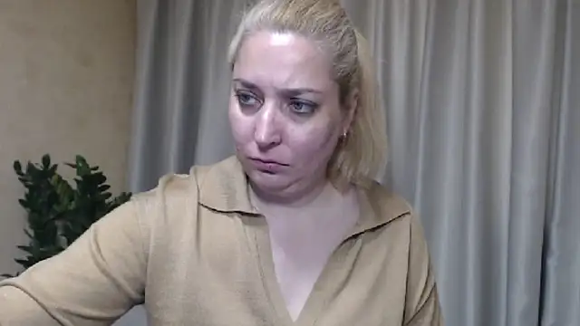 sweetpussy13 webcam
