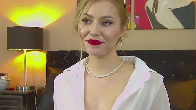 MisshaNight webcam