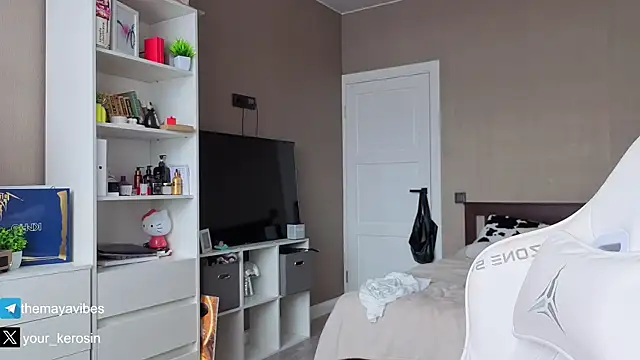 Maya_Rave webcam