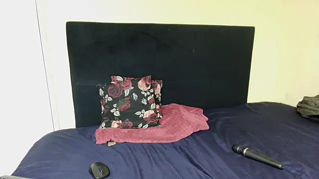 SweetTitties21 webcam