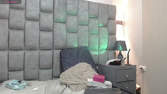 melo_deborah webcam