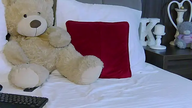 EmmaHazee webcam