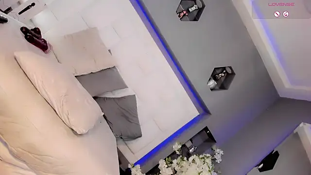 Ariia-janee webcam