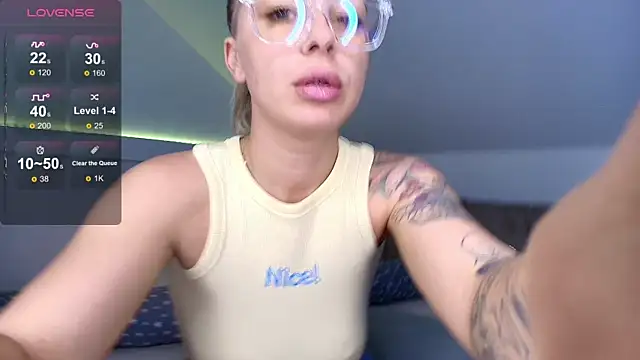 BluEyesKate webcam