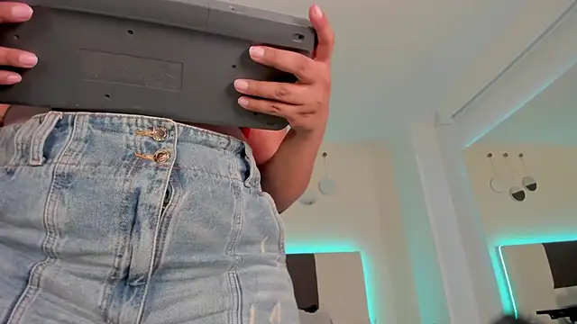Sky_Loren webcam