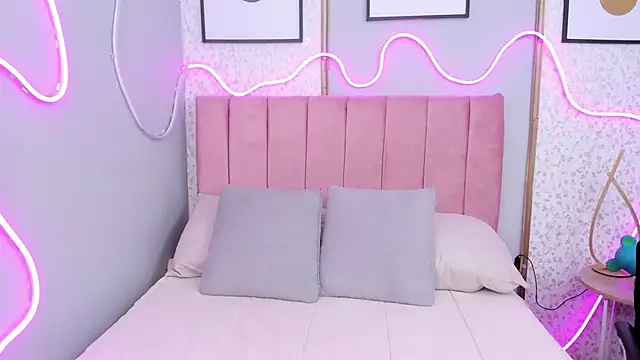 EMILYCARTERMD webcam