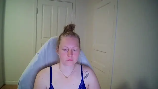 Girlnina-1995 live sex cam