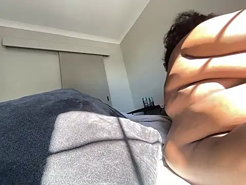 MissLola27 webcam
