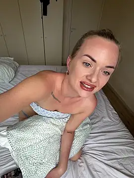 ElenaRebelle webcam