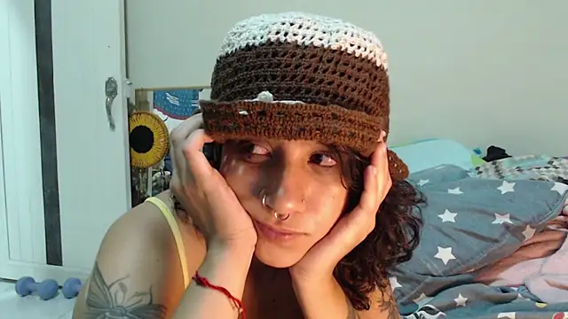 AlinaWoolf_ webcam