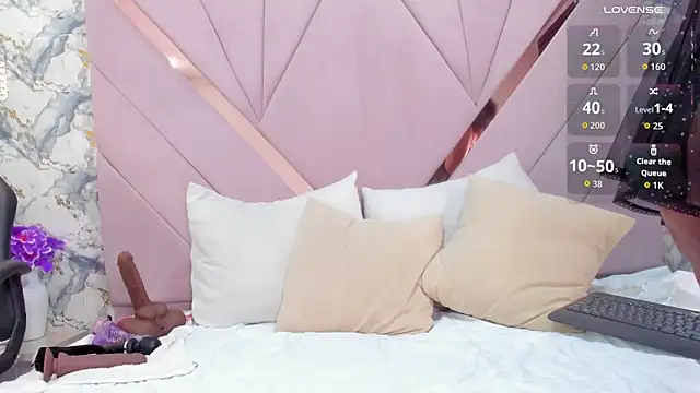 mia_rouxx1 webcam