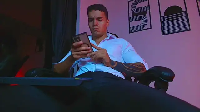alpha_dominus_ - ALPHA_DOMINUS_'s free webcam - UK Sex Cams