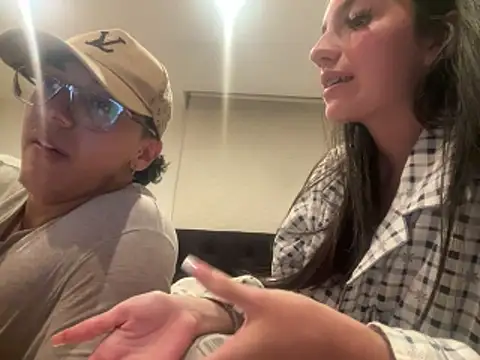 DesireLuxe live sex cam