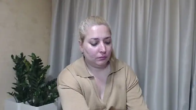 sweetpussy13 webcam
