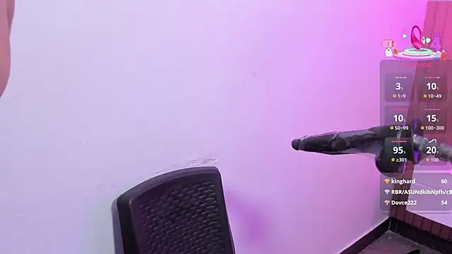klhoe_boobs webcam