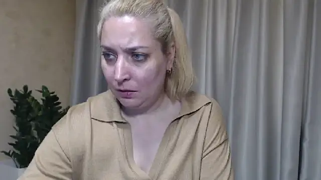 sweetpussy13 webcam