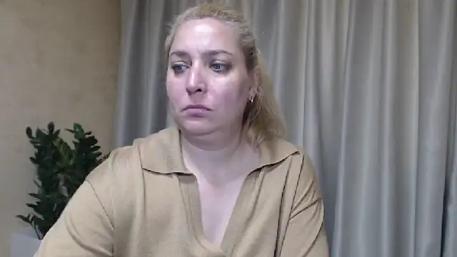 sweetpussy13 webcam