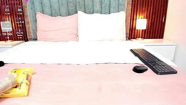 Pinkceeleste webcam
