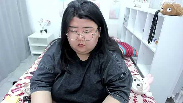Nadine_asian webcam