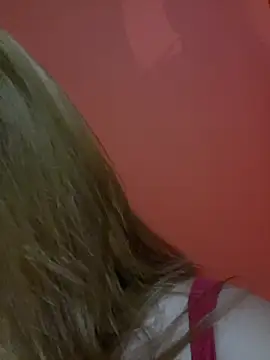MiaAdams21 webcam