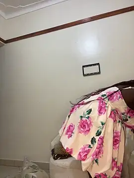 sweet18creamybigpussy webcam