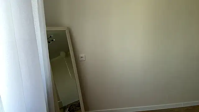 TrishIsaac webcam