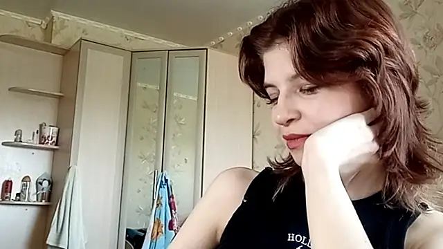 LowkeyIndigo webcam