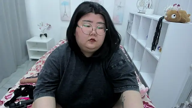 Nadine_asian webcam