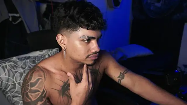 Young_laroi webcam