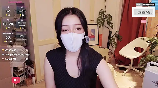 nayomi_34f webcam